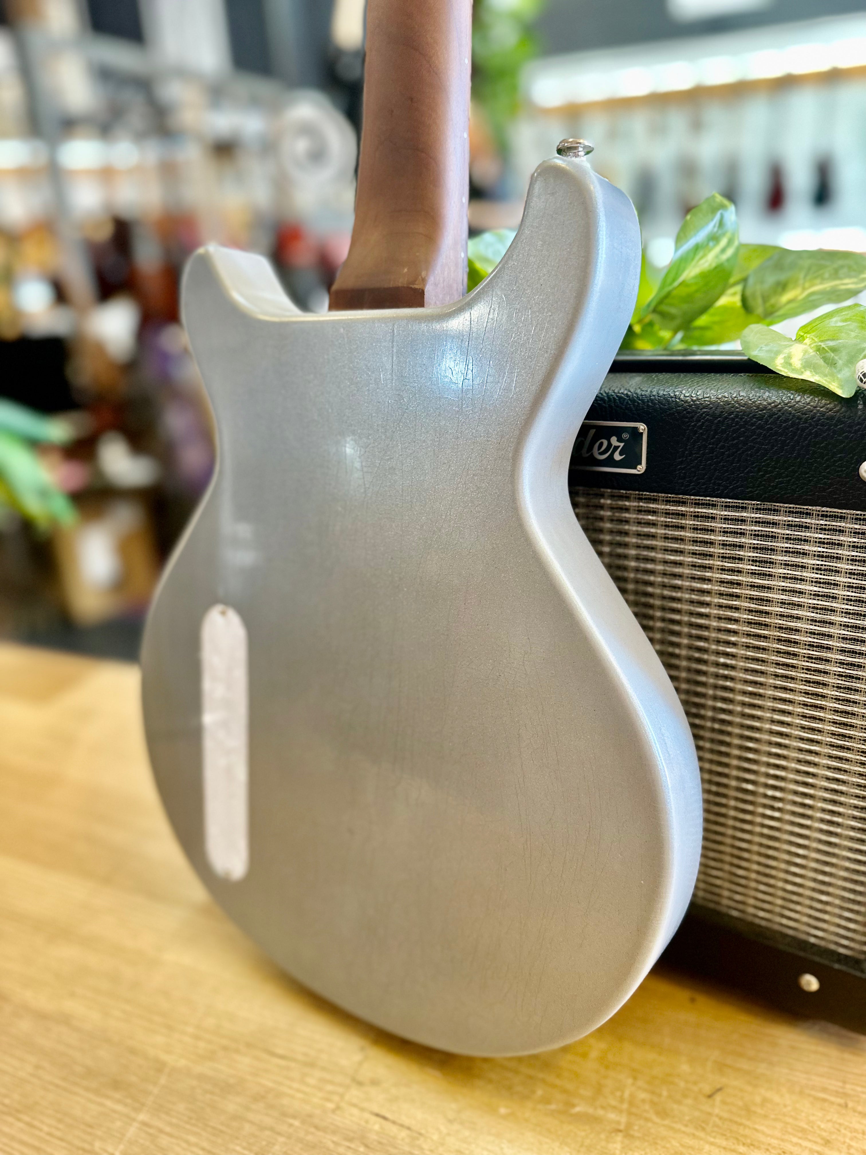 Vander Guitars | Double Cut | Ex Demo | Relic Silver Metallic | SOLD Vander Guitars | Double Cut | Ex Demo | Relic Silver Metallic | SOLD